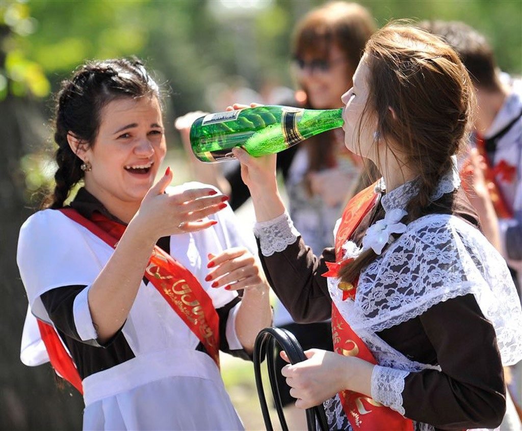 Девочки после выпускнова