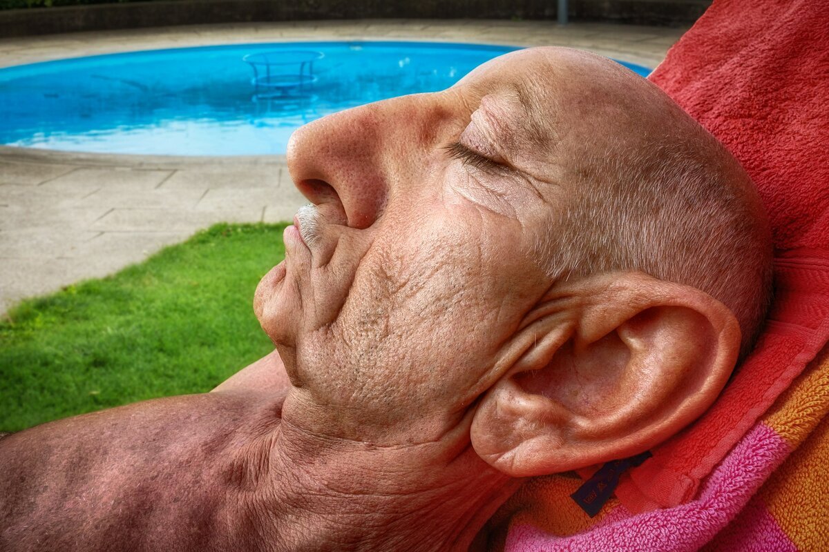 Смешные люди с большими ушами