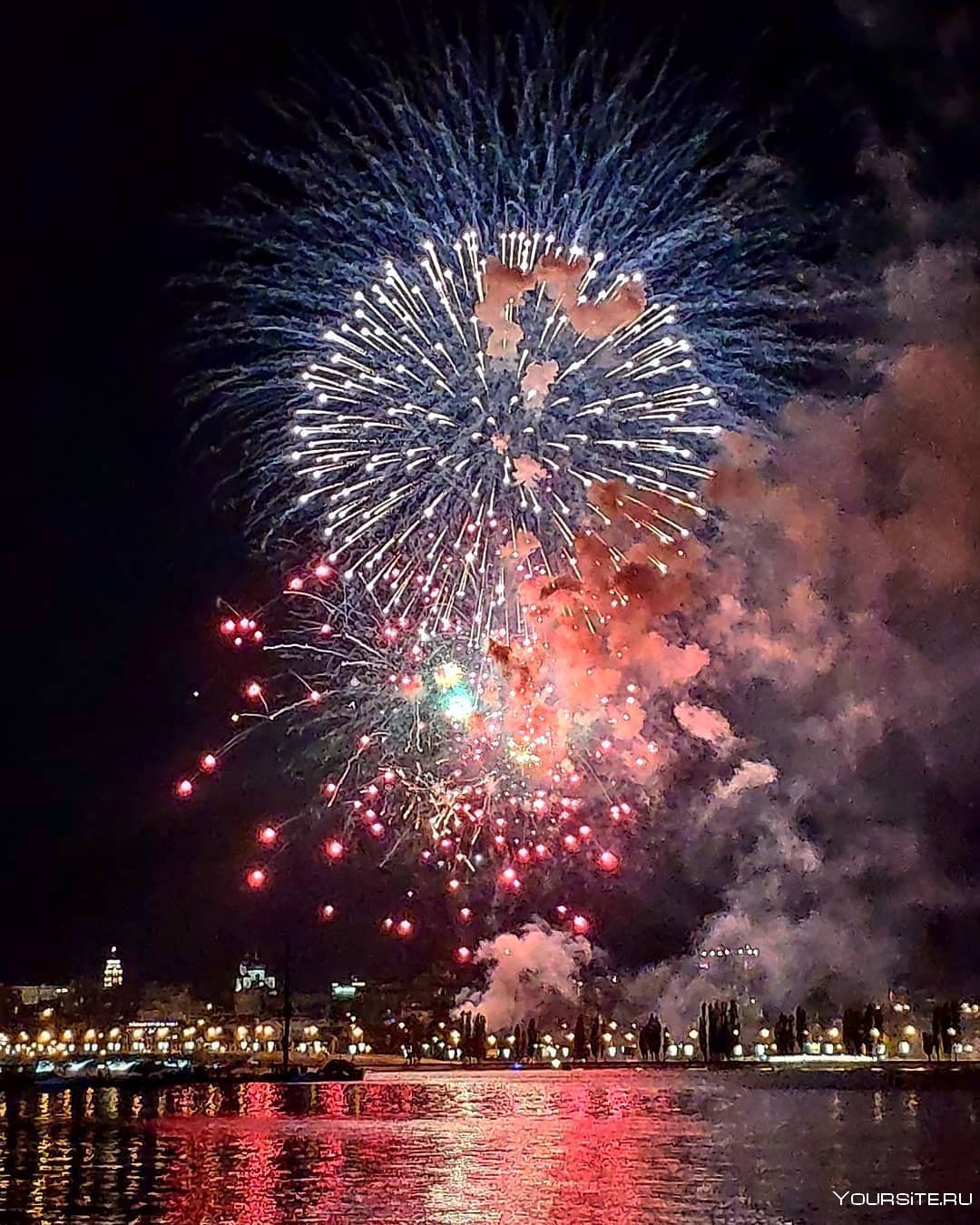 Салют картинки с днем рождения