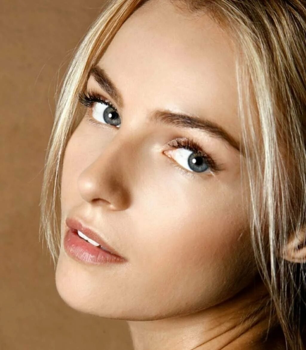 Мия Бойко нюдовый макияж