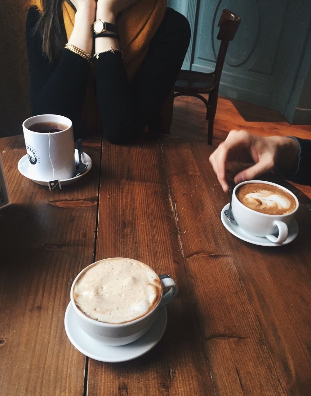 Но кто-то пьет каждое утро кофе из любимой чашки