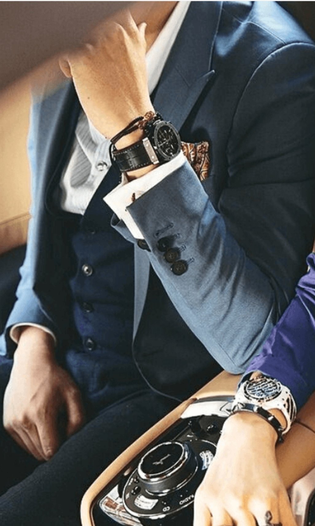 Мужчина в дорогих часах