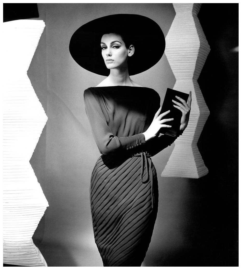 Фотосессия в кофейне с книгой