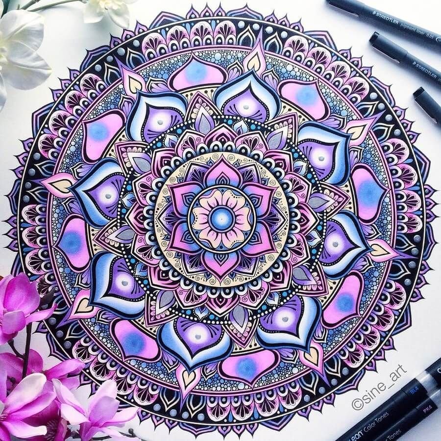 Мандала яркая