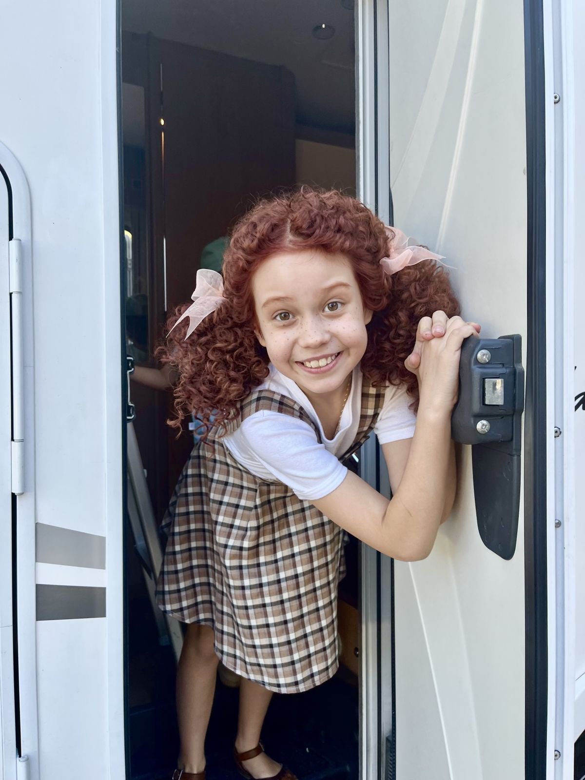 Манюня сериал