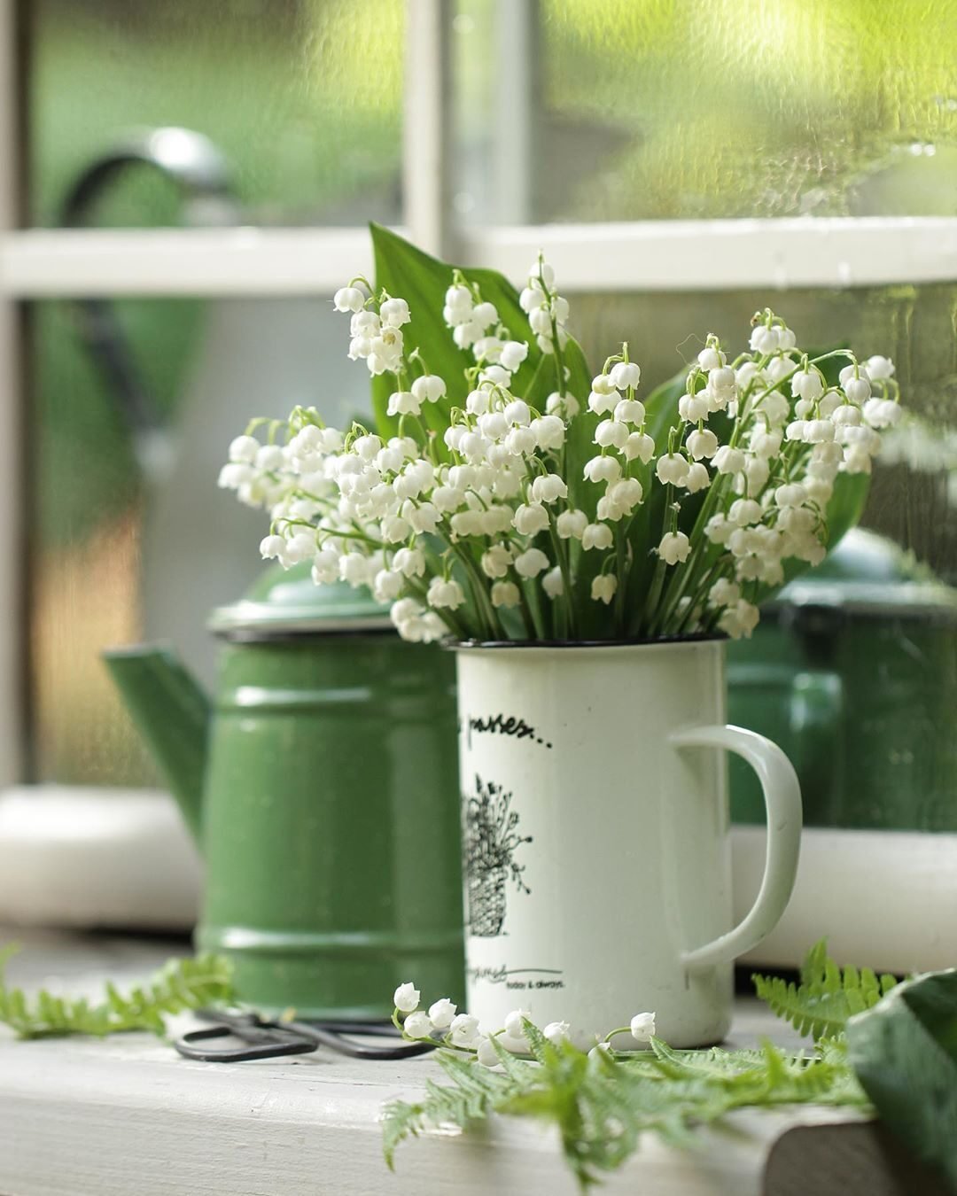 Зимнее утро с ландышами