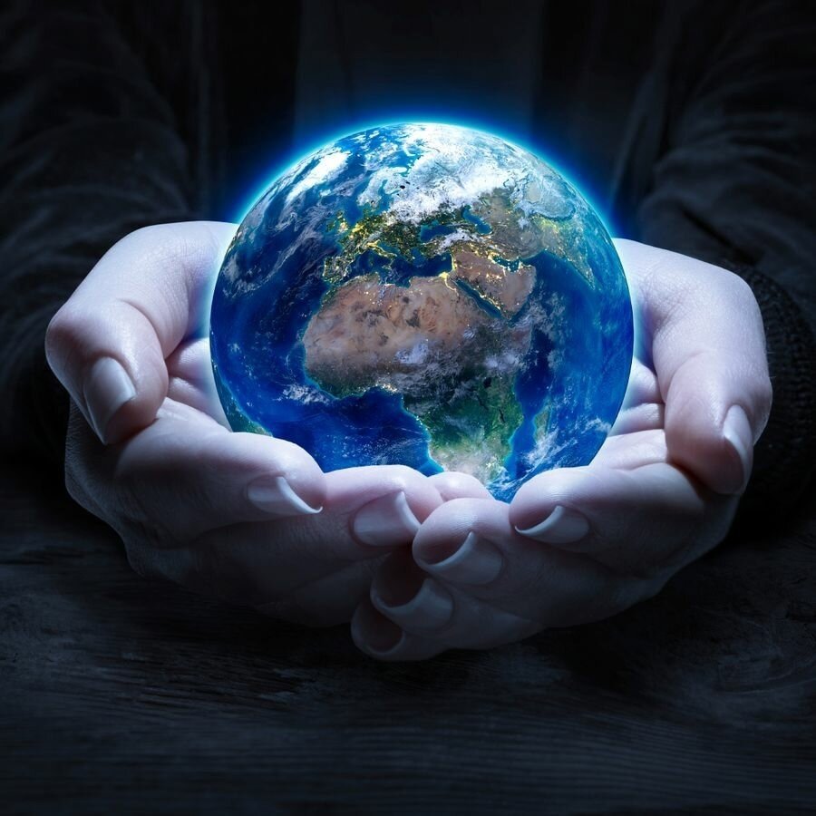 Земля в руках