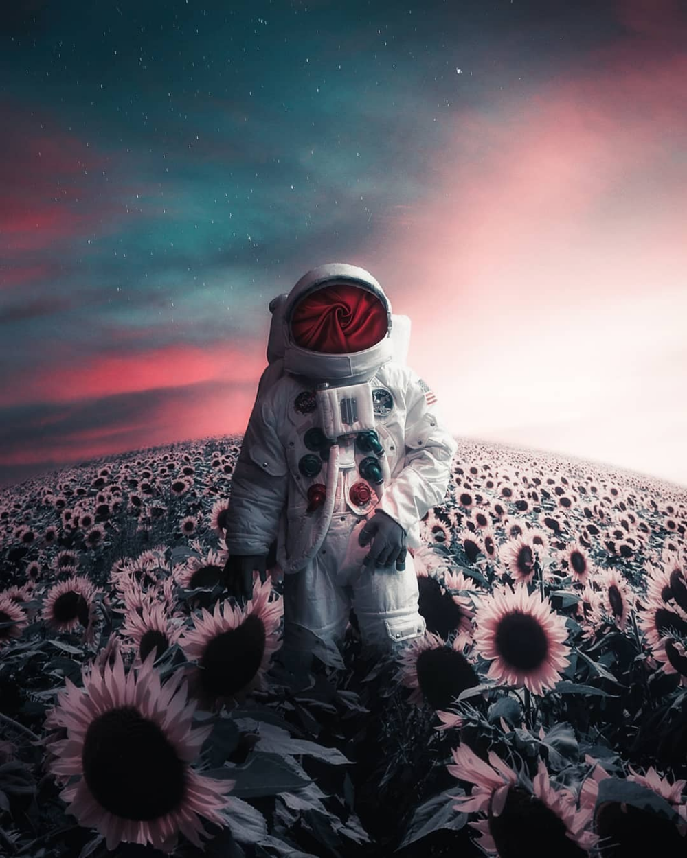 Обои космонавт неон