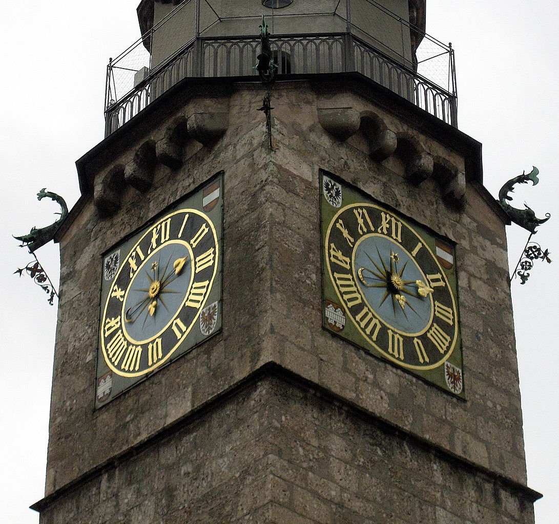 Башня с часами Стэнфорд