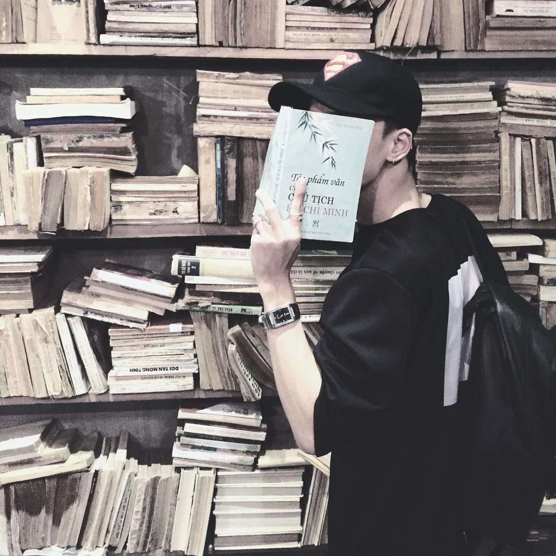 Библиотекарь мужчина