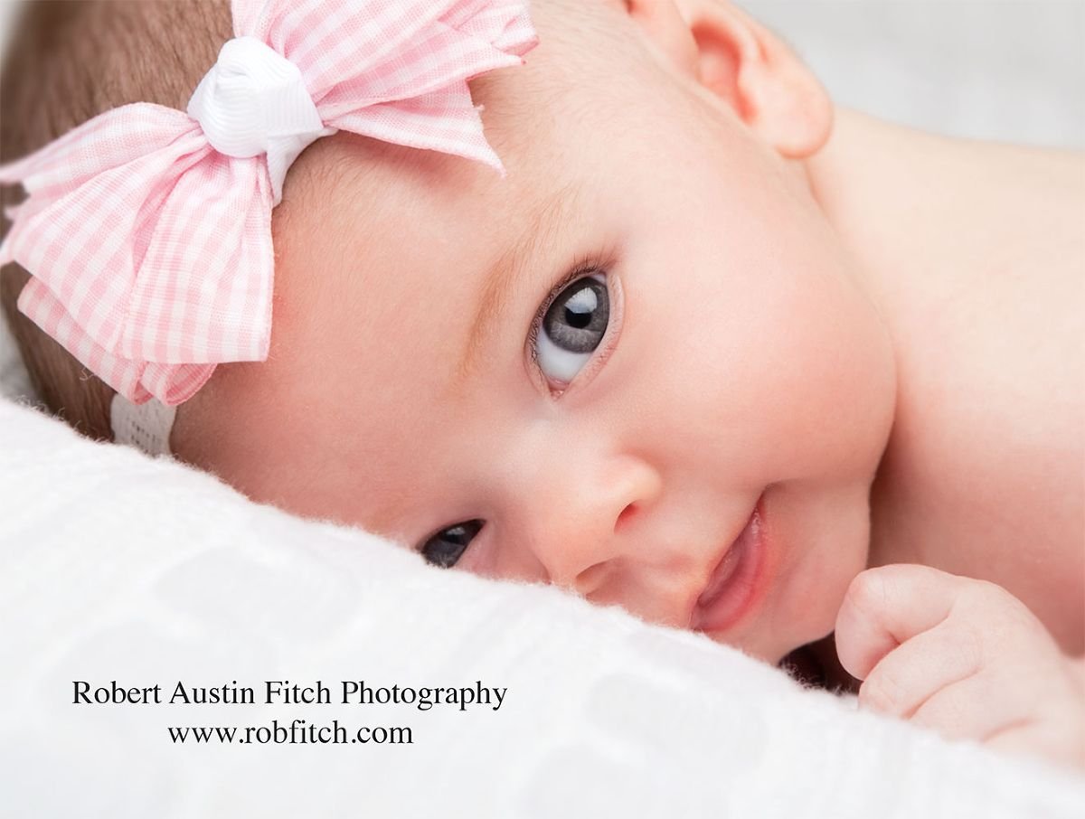 Младенец в короне