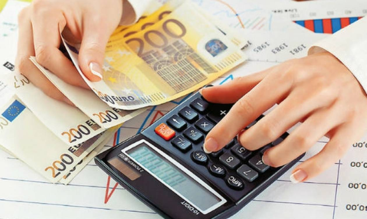 Бухгалтер в школе