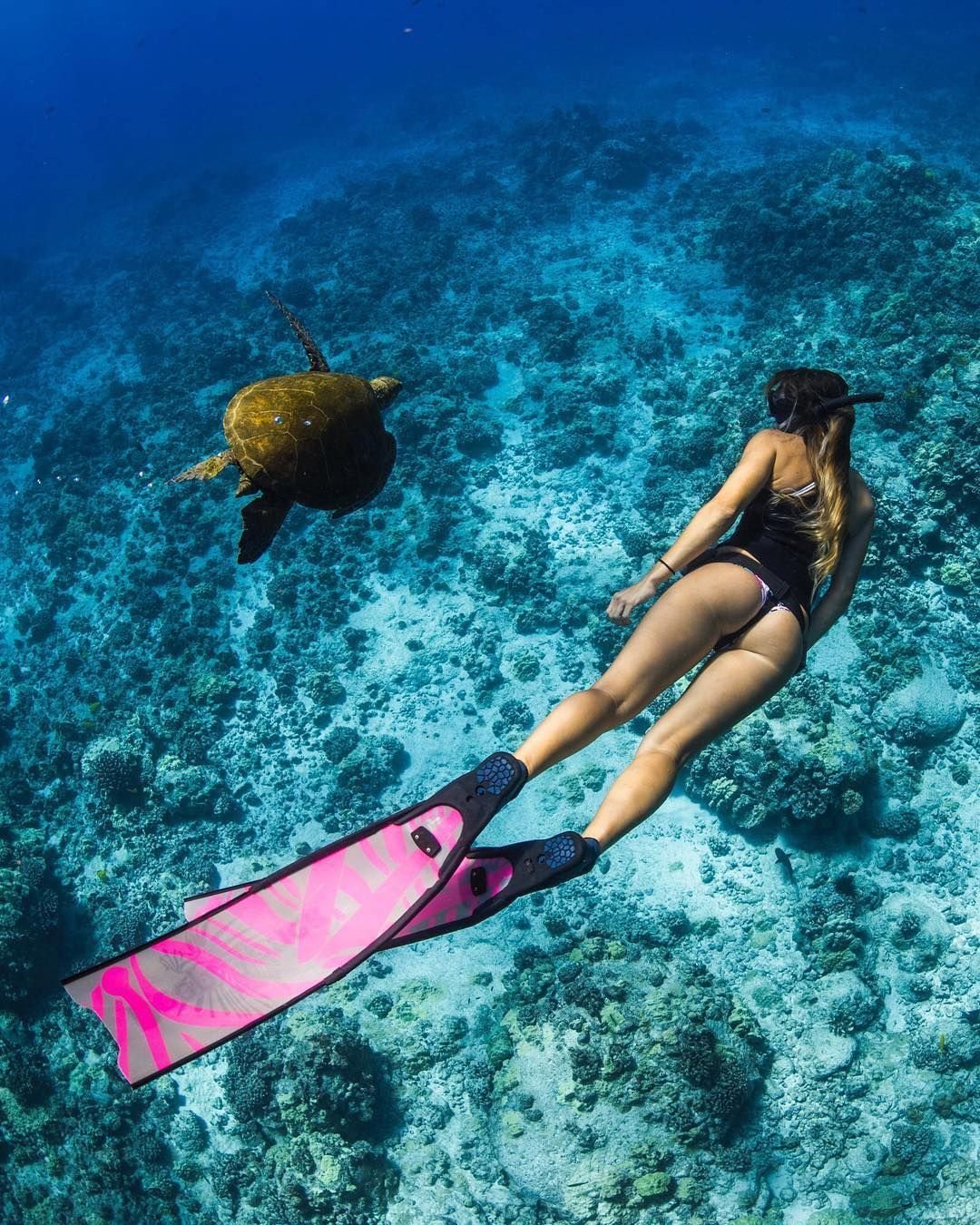 Сноркелинг девушка