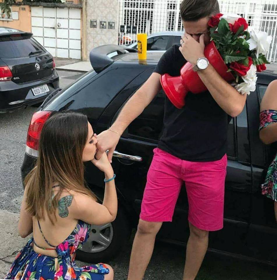 Поцелуй карикатура