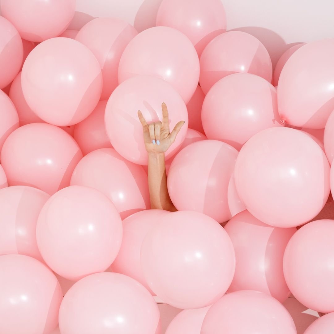 Нежно розовый