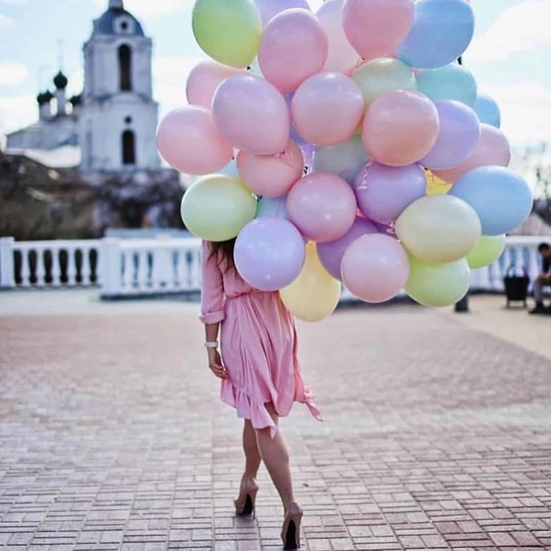 Облако шаров макарунс