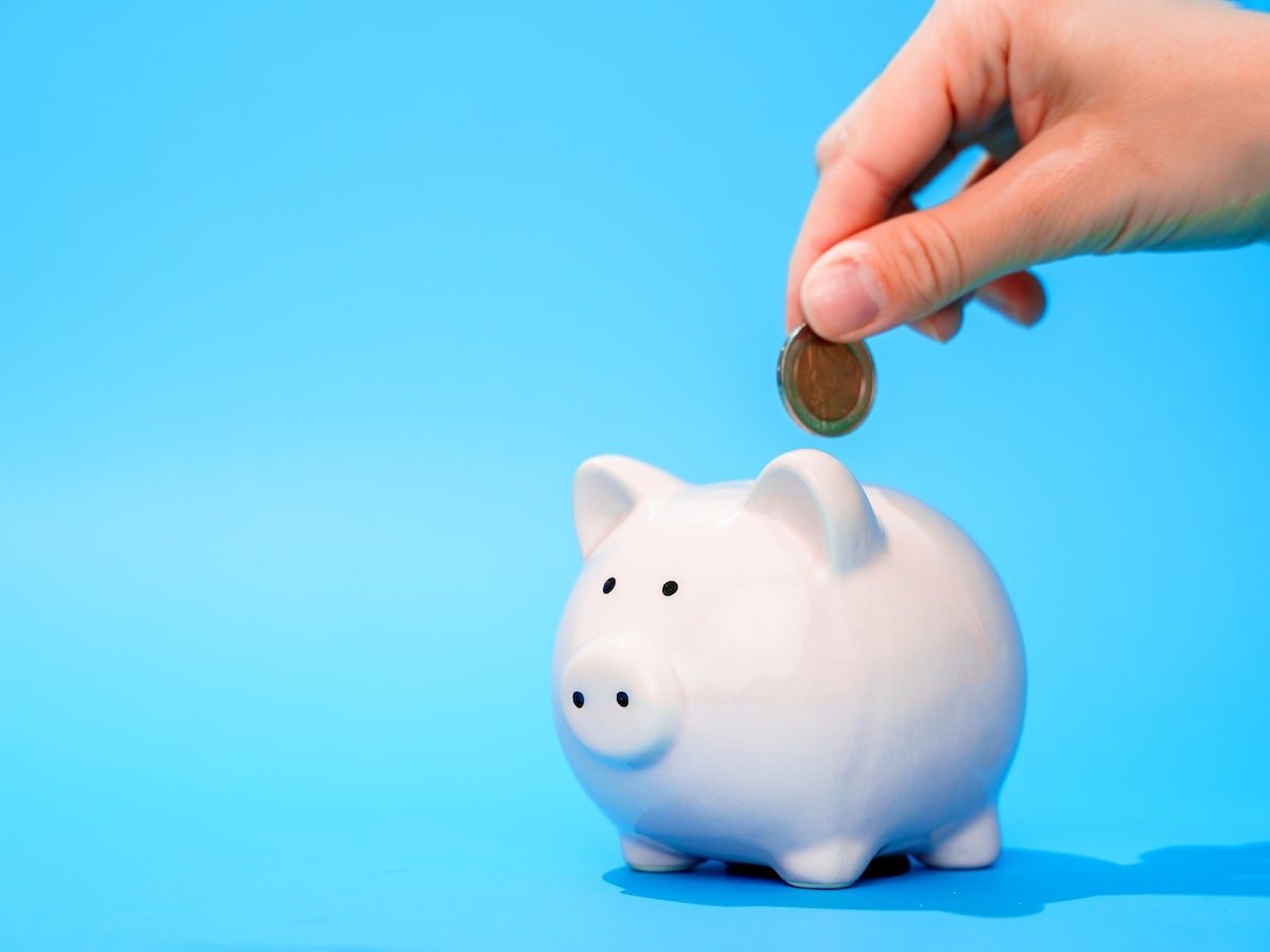 Экономия денег девочка