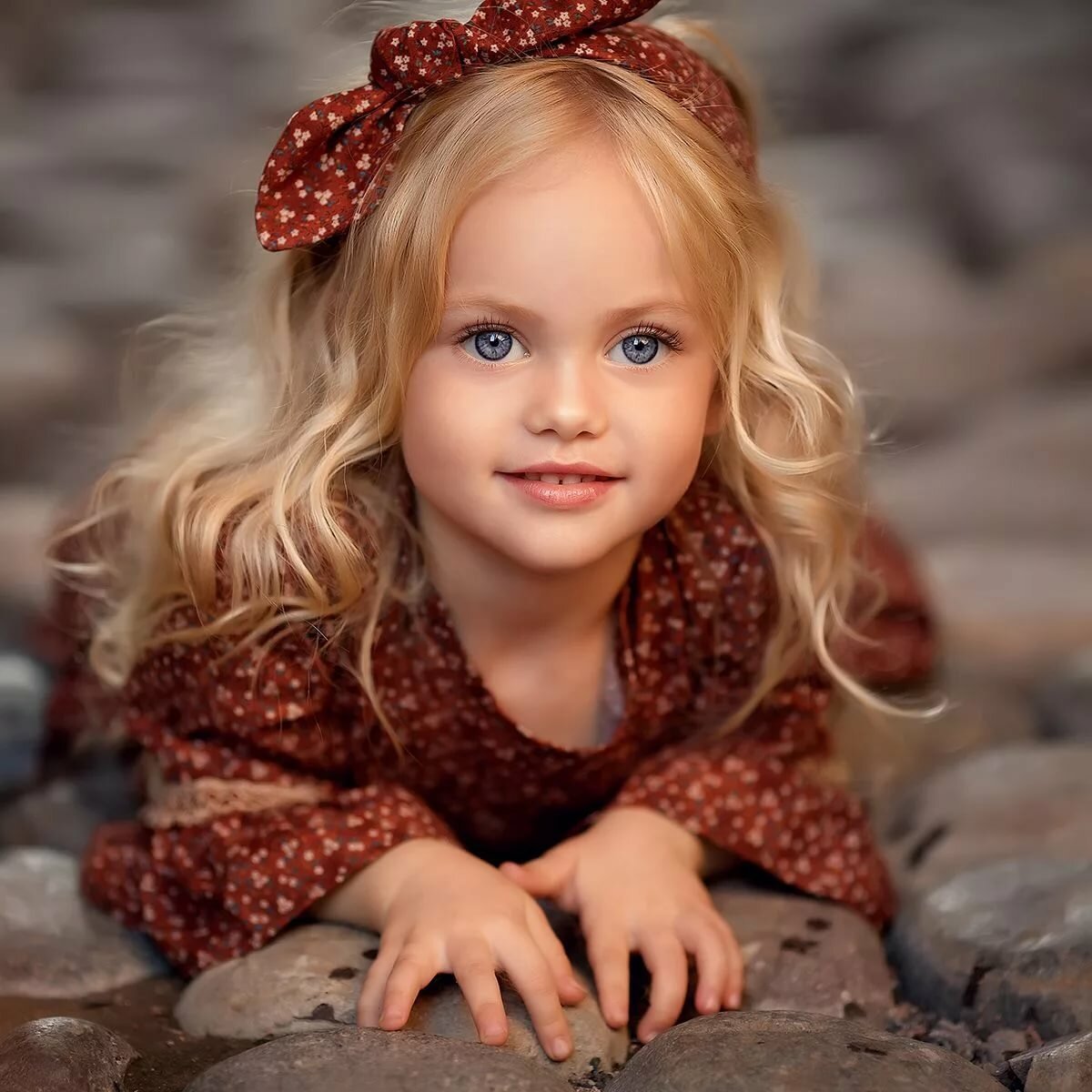 Девушка в русском костюме