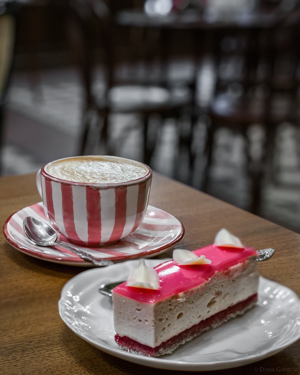 Кофе с пирожными