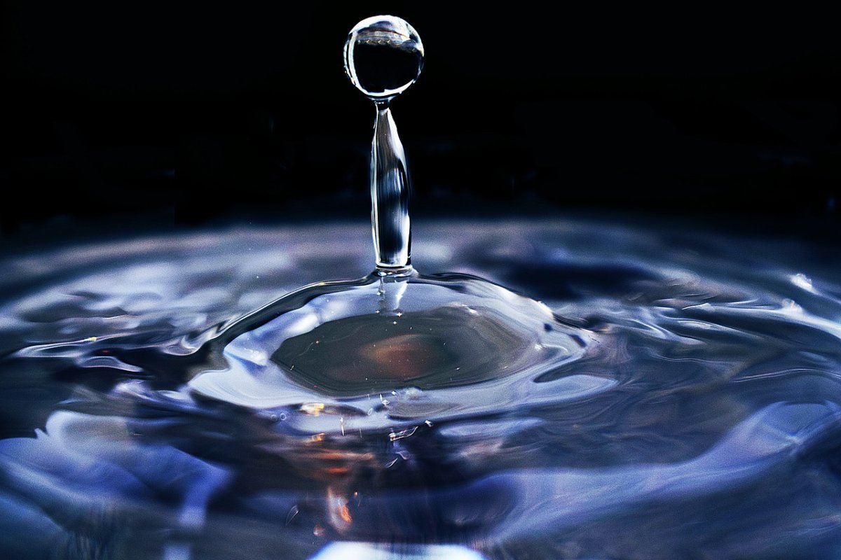 Жидкая вода