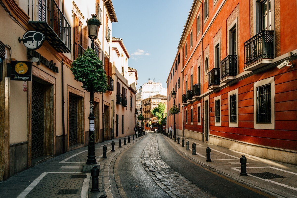 Городская улица