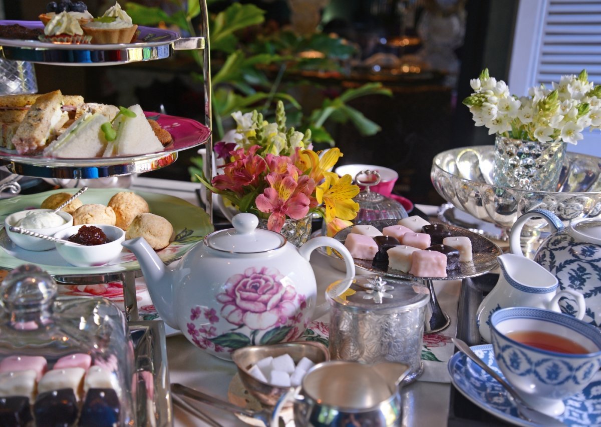 Чайный стол для гостей