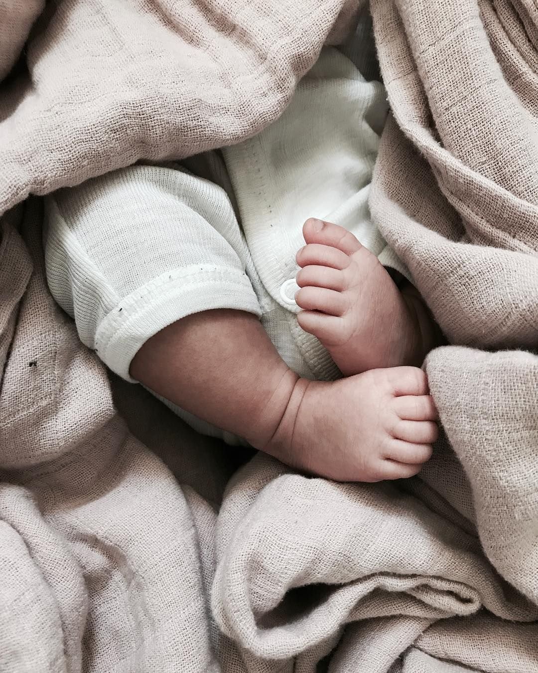 Маленькие дети Новорожденные