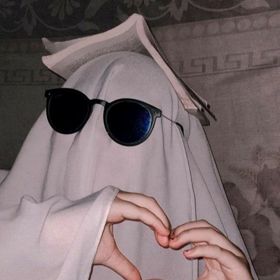 Приведение с очками Эстетика