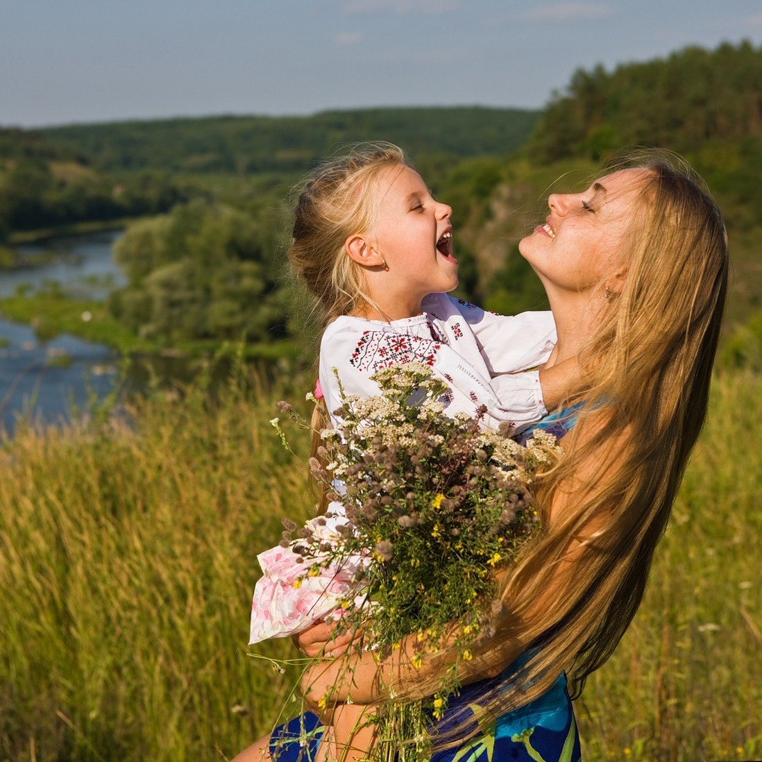 Мать и ребенок славяне