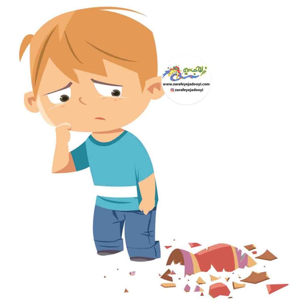 Мальчик разбил чашку