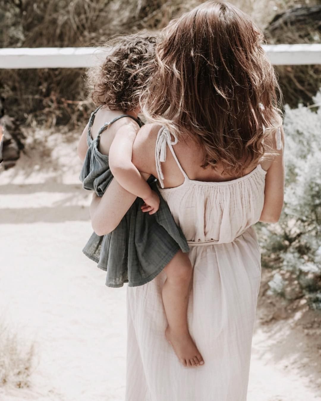 Обнимашки мамы и Дочки