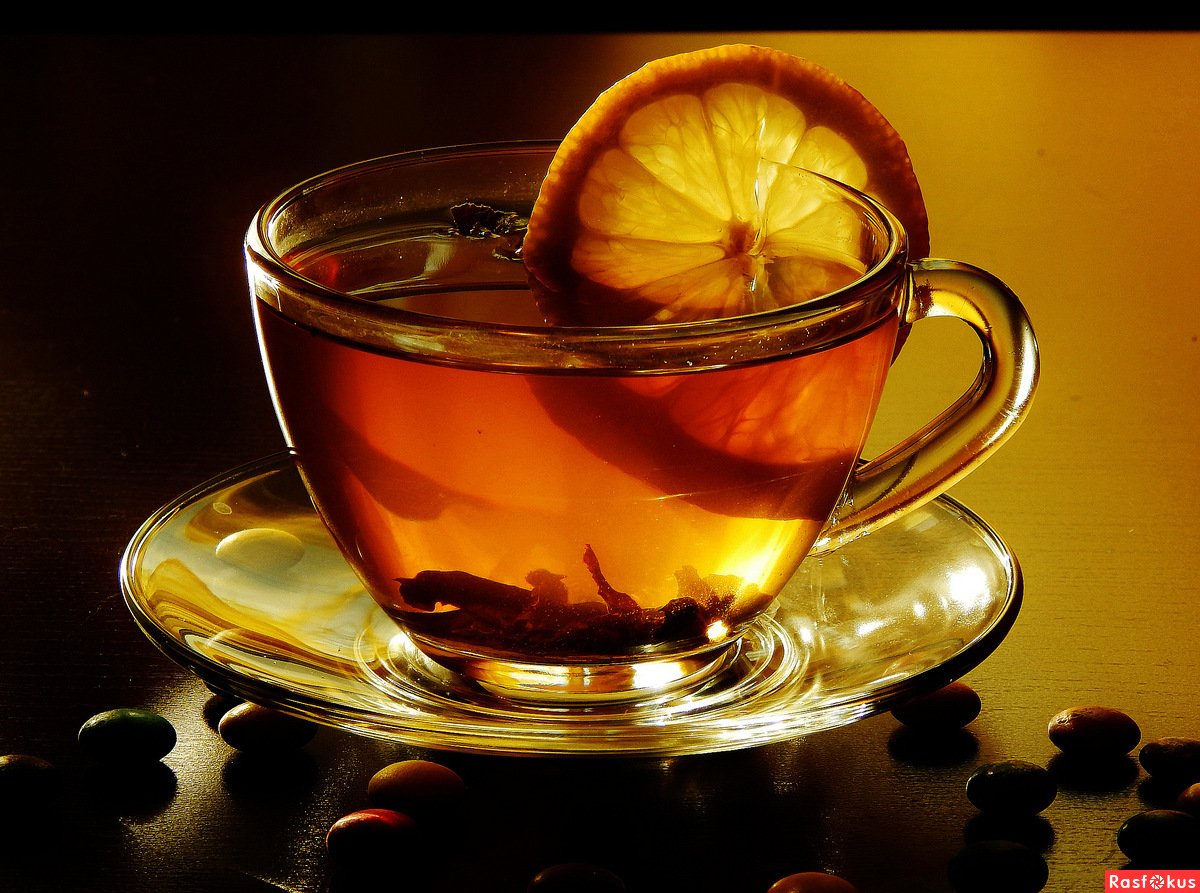 Чашка чая с лимоном