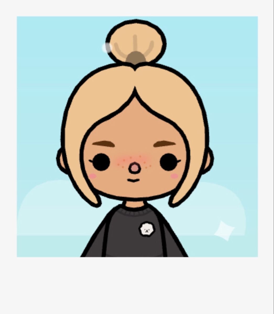 Девушка в зеркале с телефоном