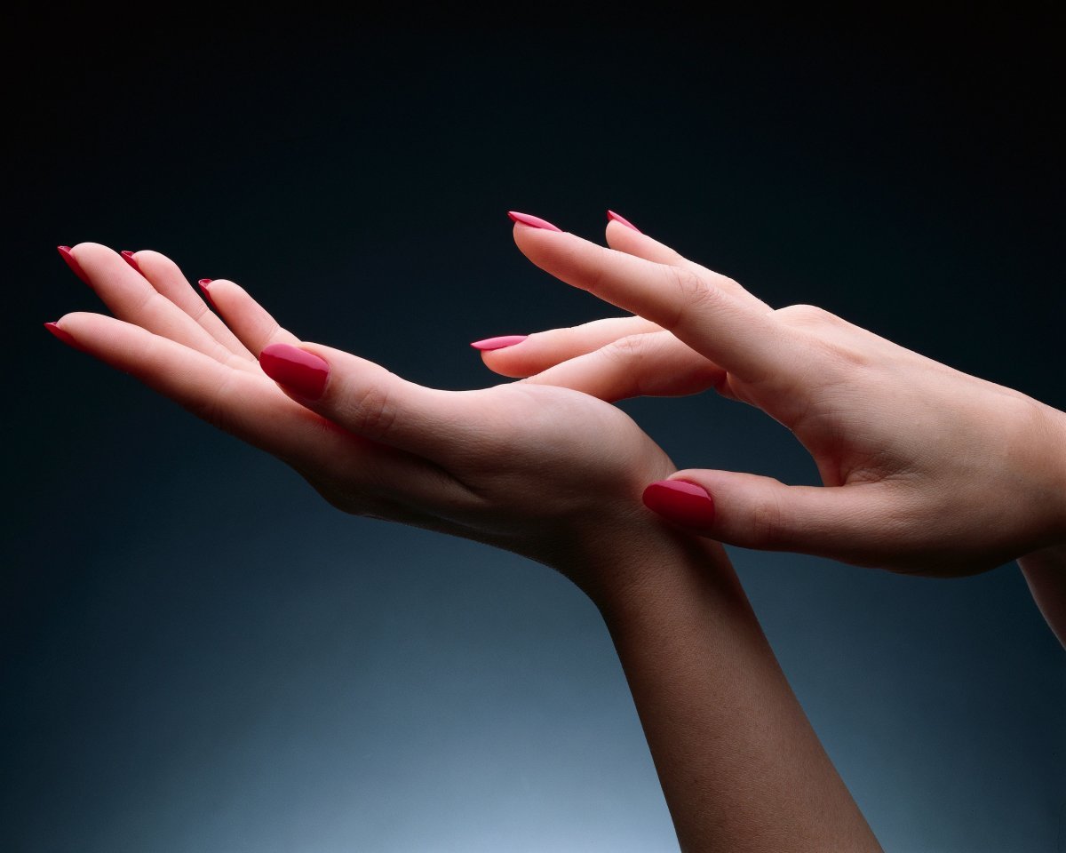 Красивые кисти рук