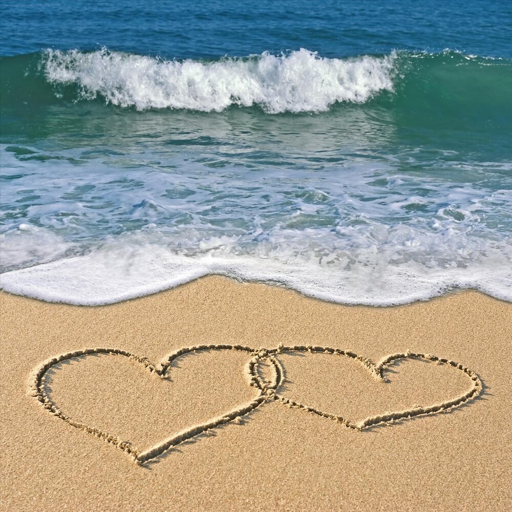 Сердечко на песке