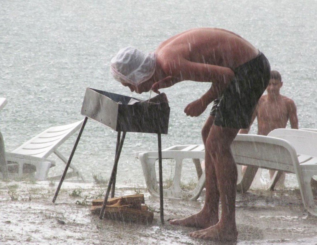 Шашлык под дождем