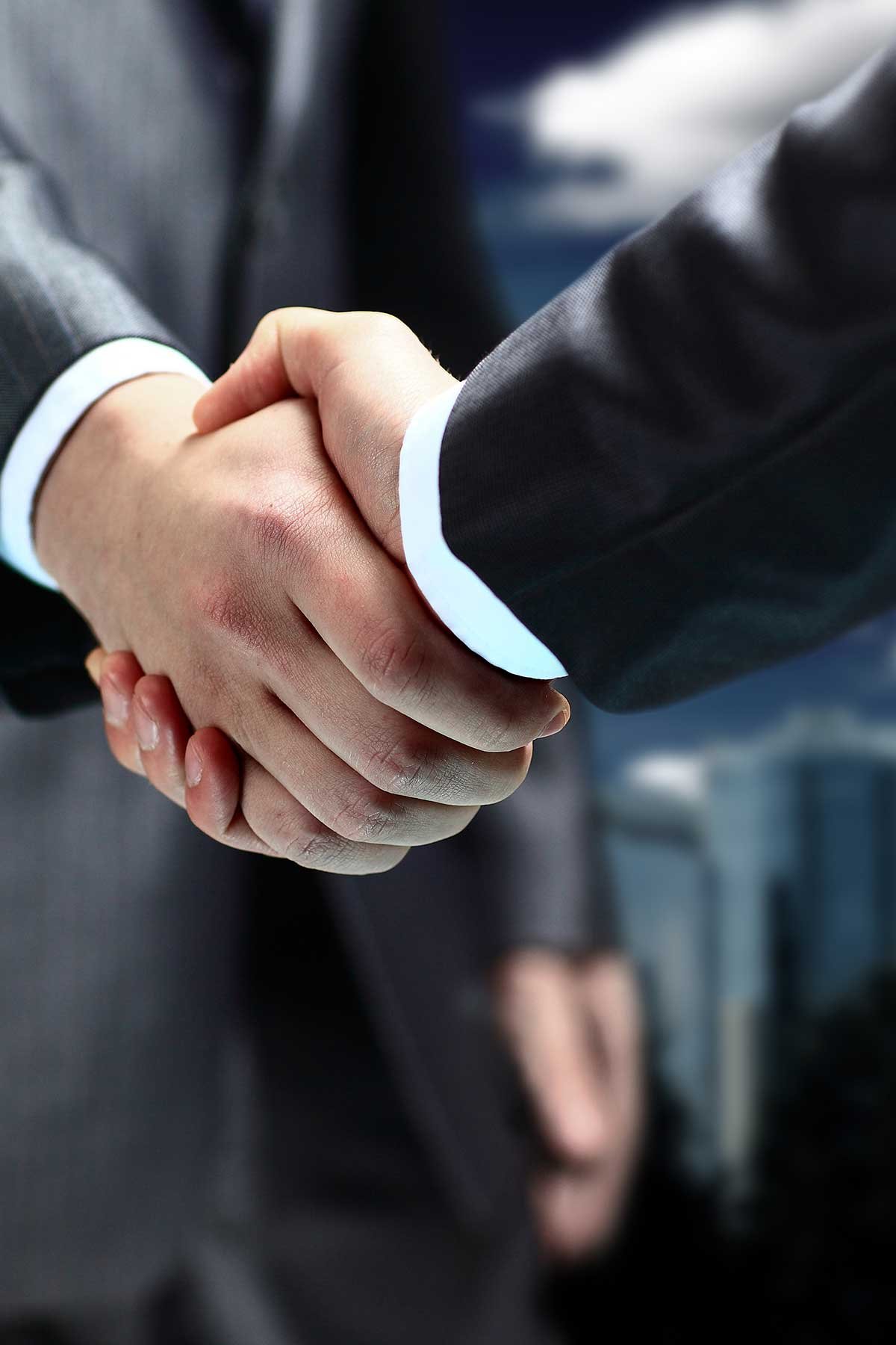 Рукопожатие вертикальное