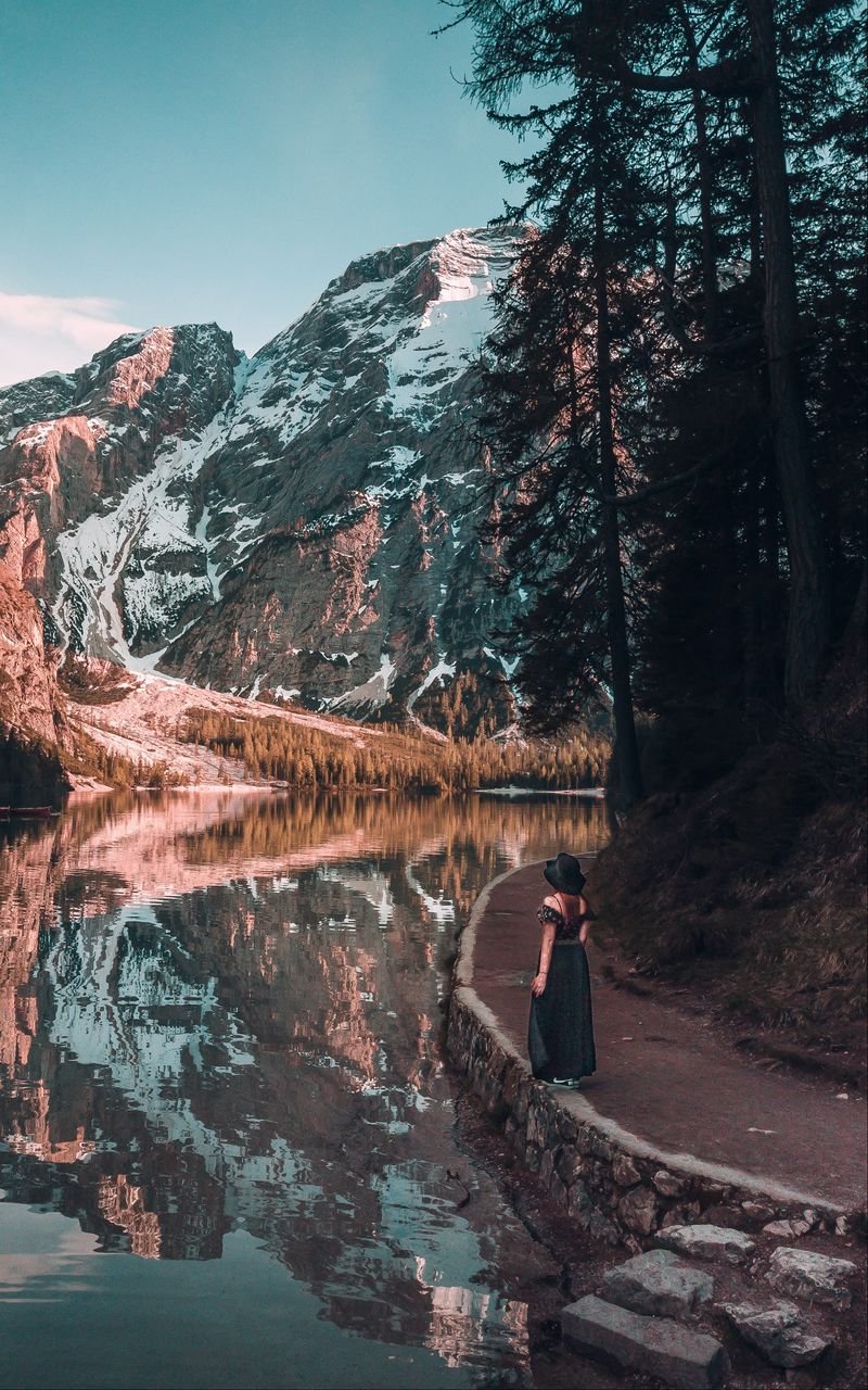 Девушка горы заставка