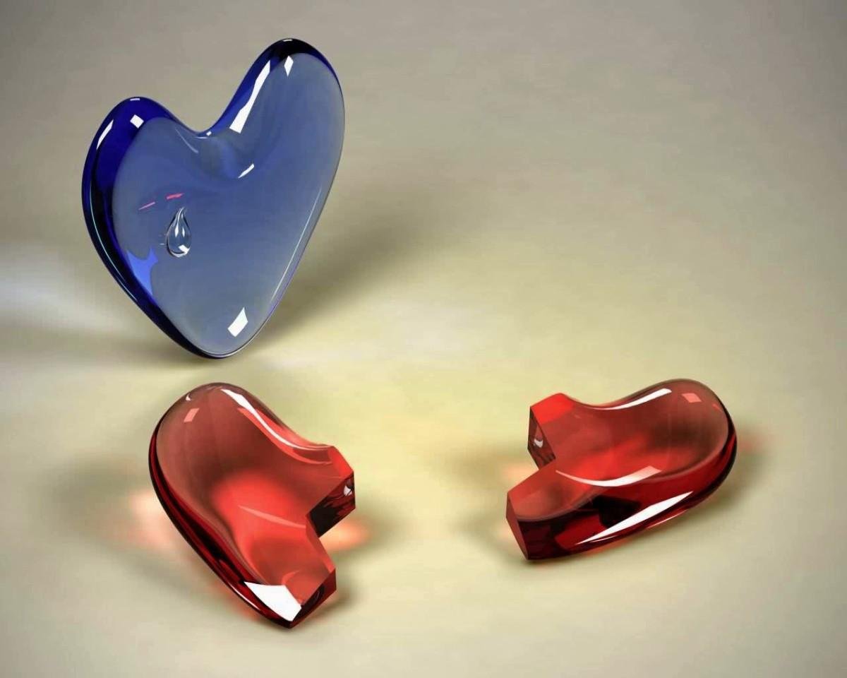 Сердечко на стекле машины