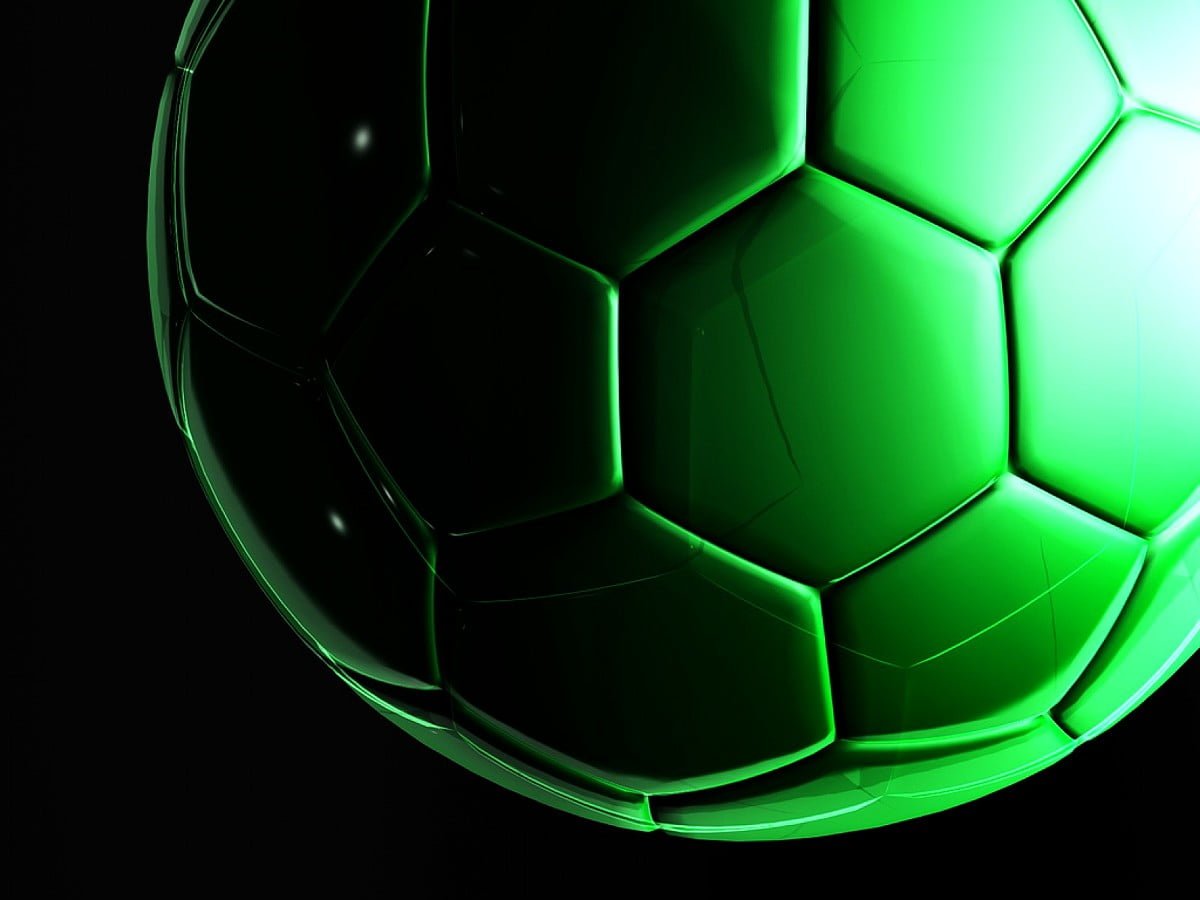 Футбольные мячики зеленые