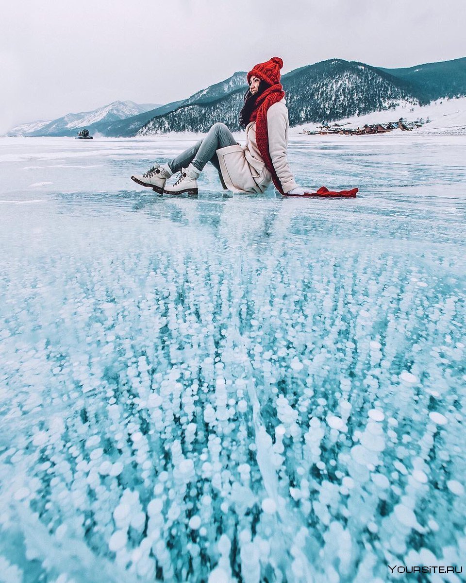 Кристально чистый лед Байкала