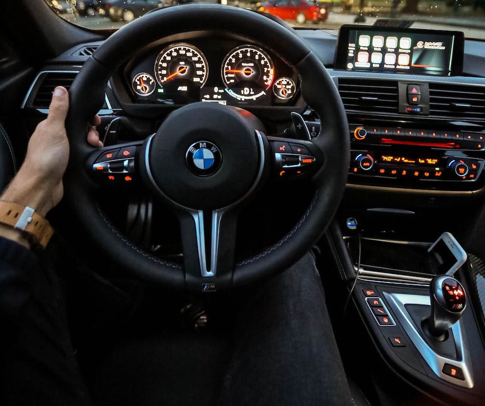 За рулем БМВ м5 ф90
