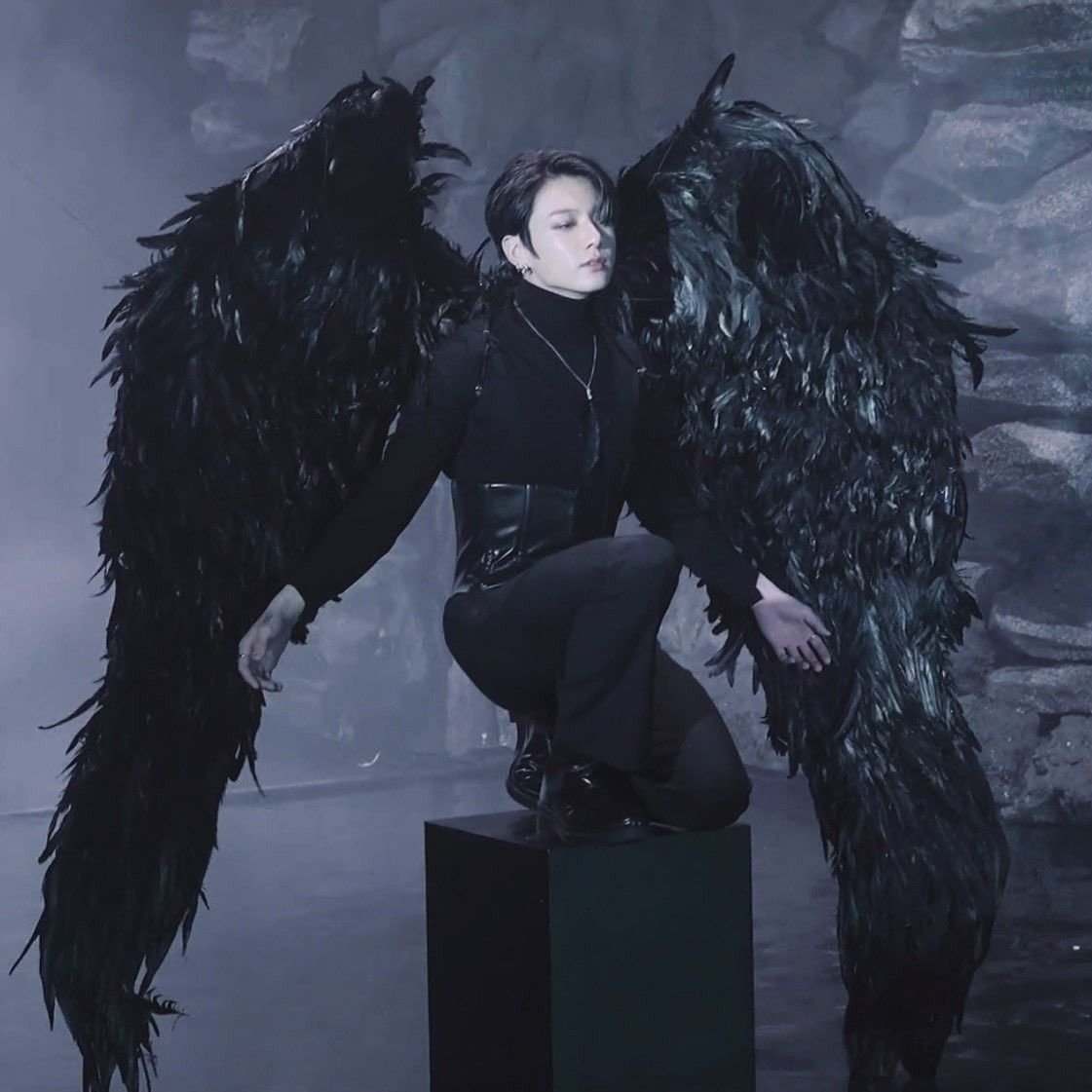 Мужчина со спины черно белое