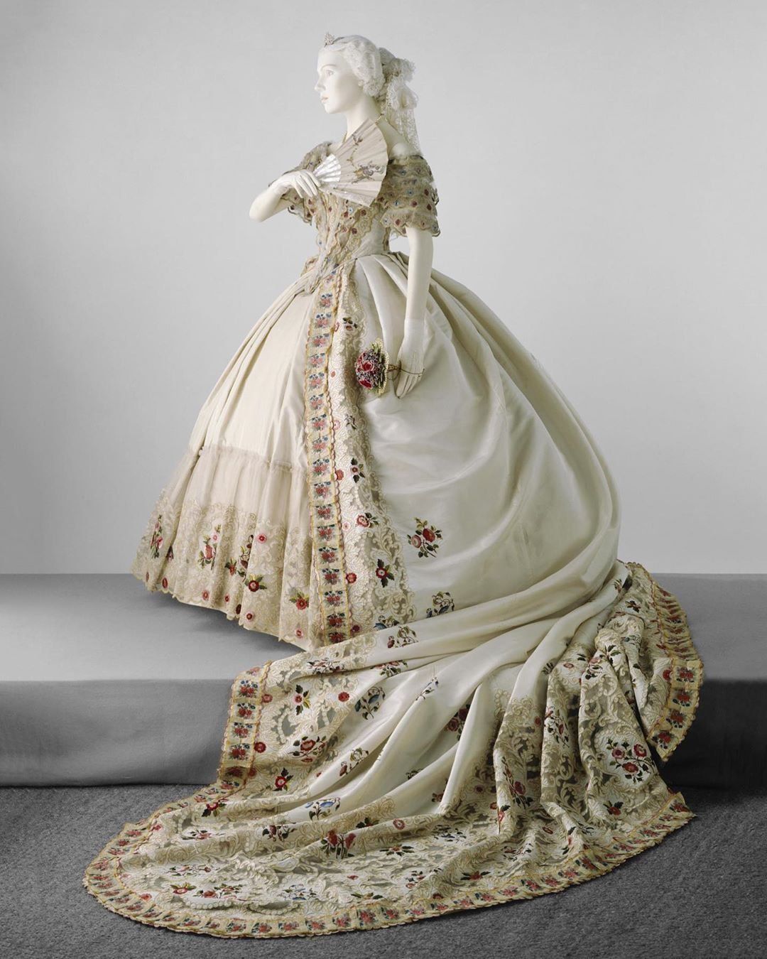 Платья в стиле фэнтези