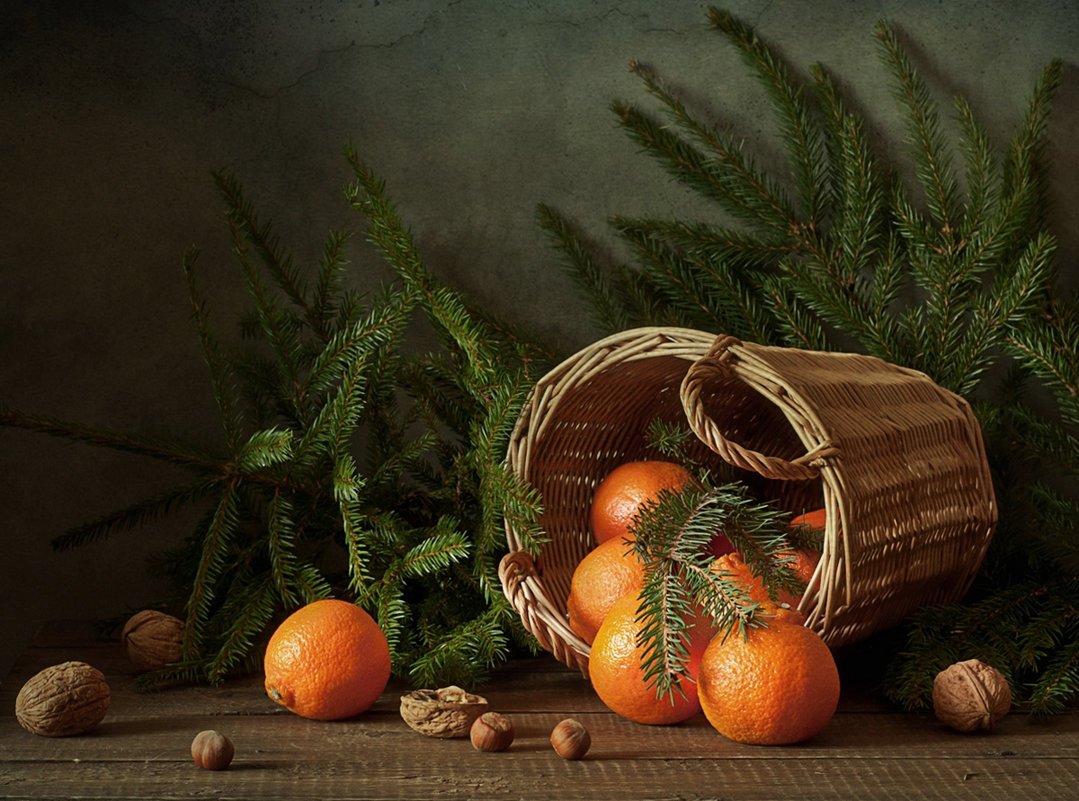 Мандарины на новогоднем столе