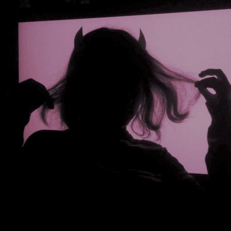 Тень двух людей