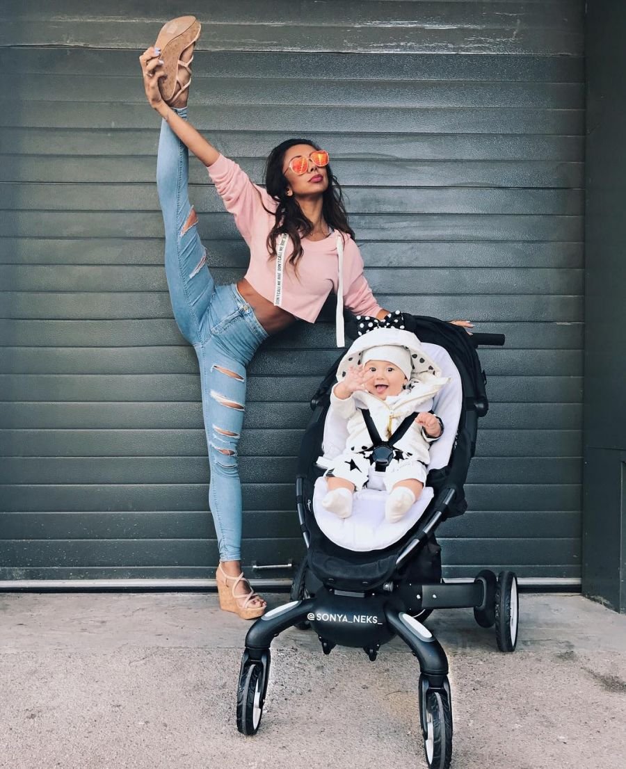 Спортивная мама с коляской