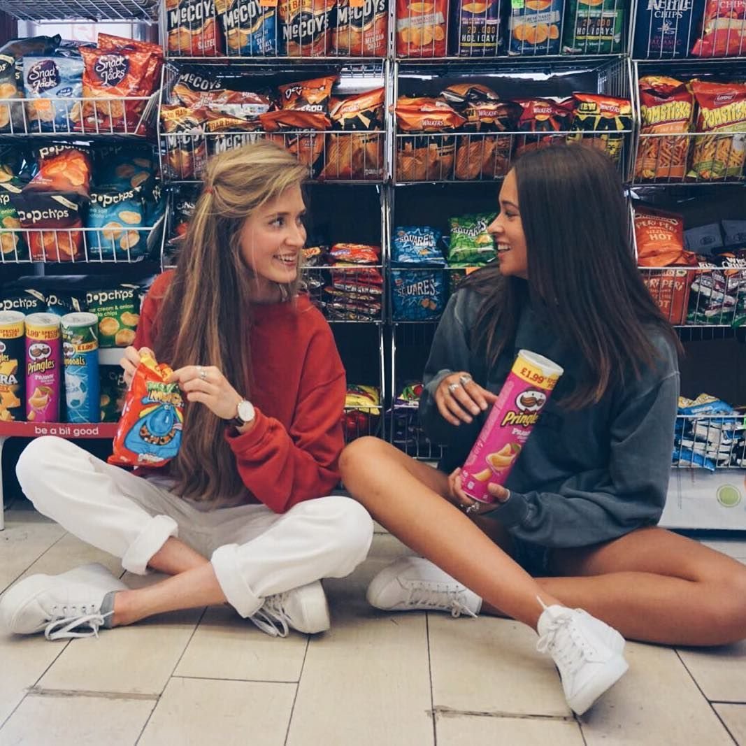 Подросток с банковской картой