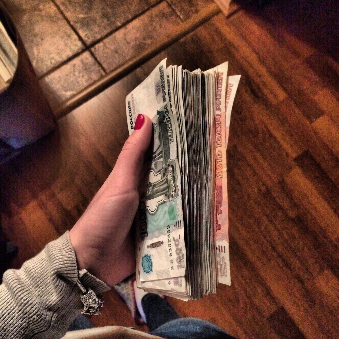 Подросток с телефоном