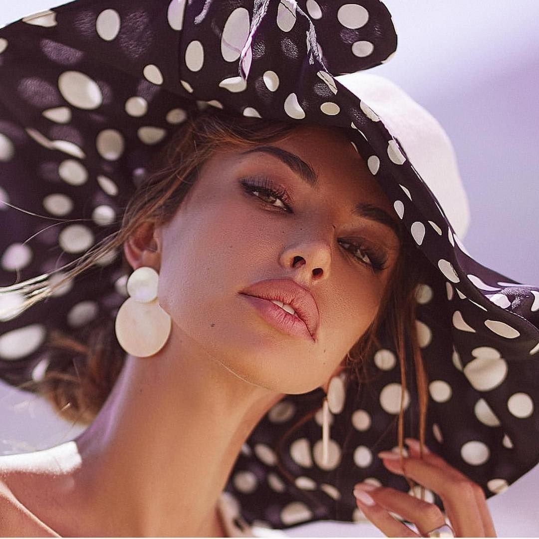 Девушка рисунок